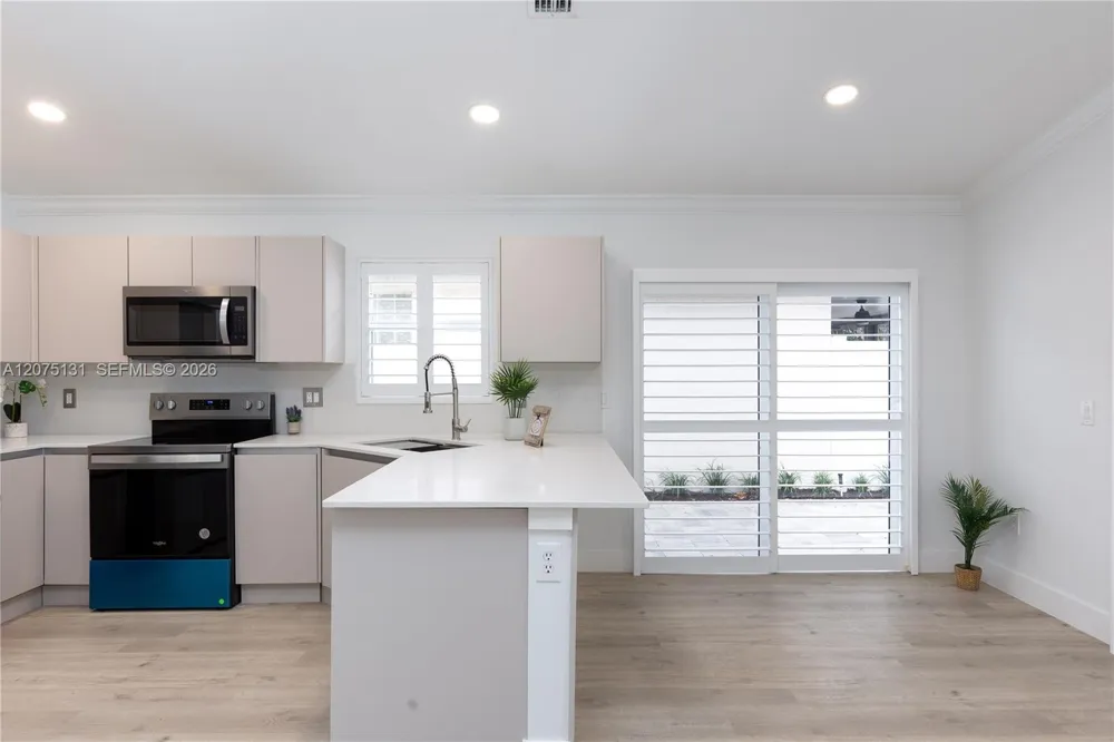 46 Gables Blvd Weston, FL 33326