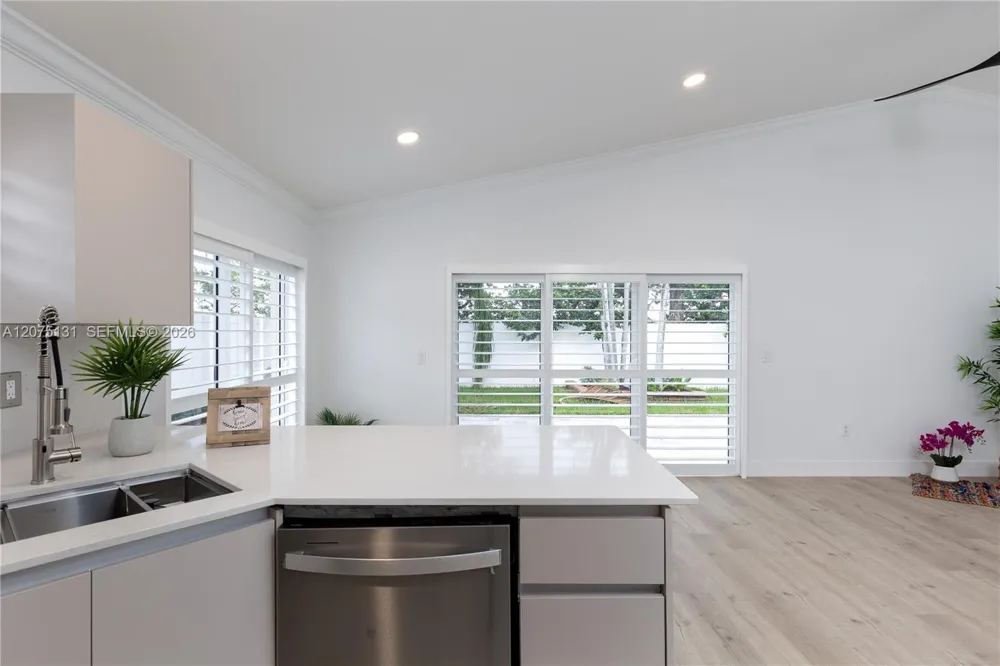 46 Gables Blvd Weston, FL 33326