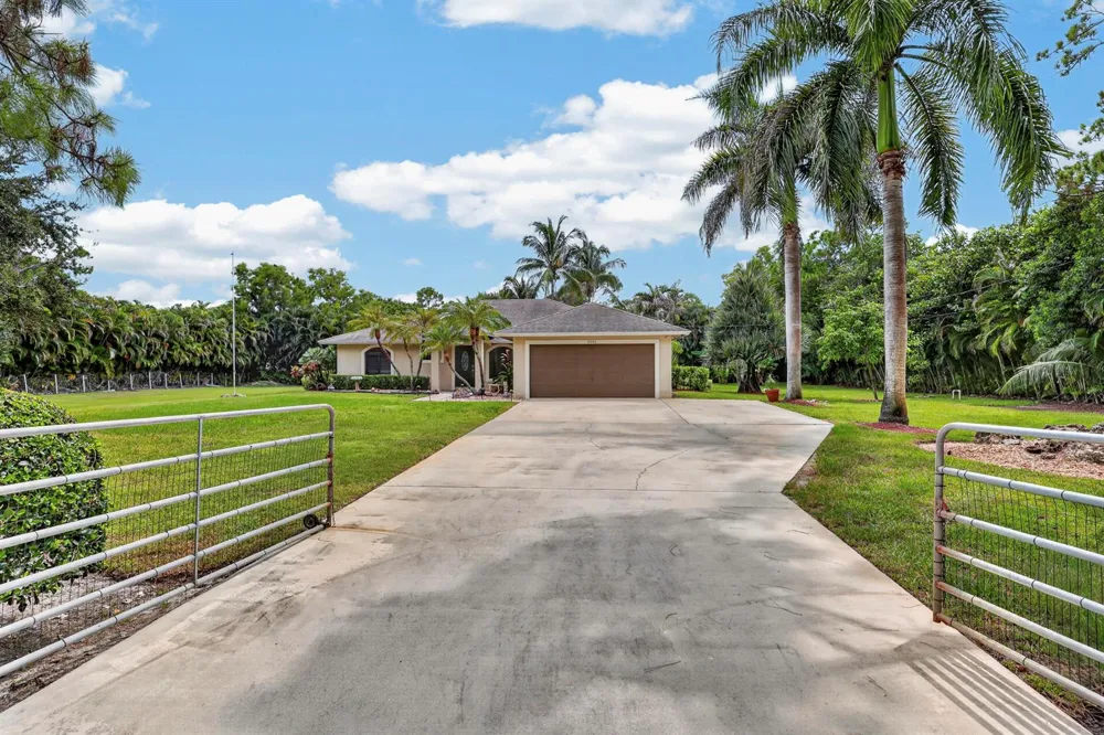18842 91st Place Loxahatchee, FL 33470