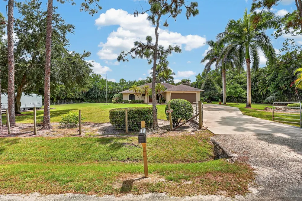18842 91st Place Loxahatchee, FL 33470