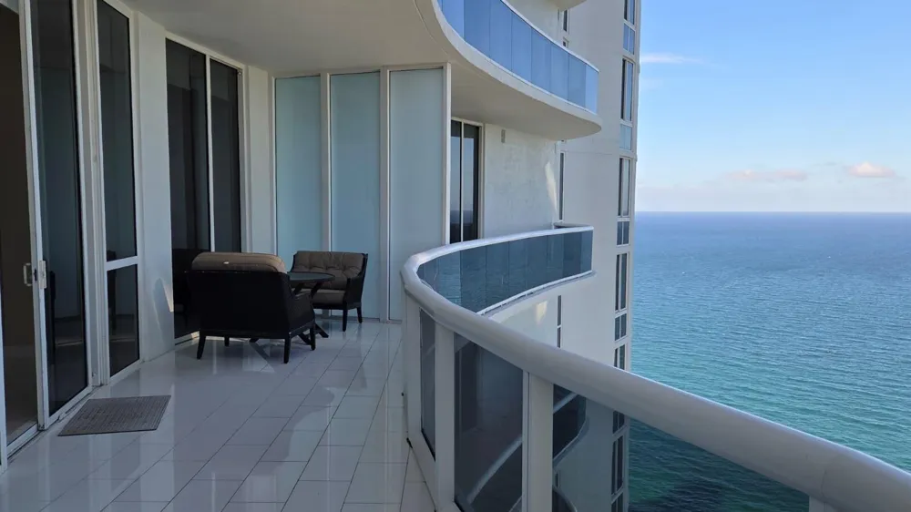 15811 COLLINS AVENUE #3807 Sunny Isles Beach, FL 33160