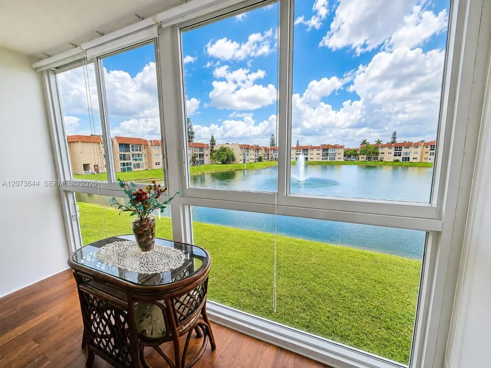 2801 Pine Island Rd #208 Sunrise, FL 33322