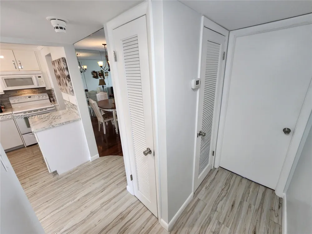 2801 Pine Island Rd #208 Sunrise, FL 33322
