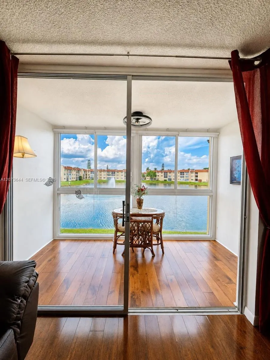 2801 Pine Island Rd #208 Sunrise, FL 33322