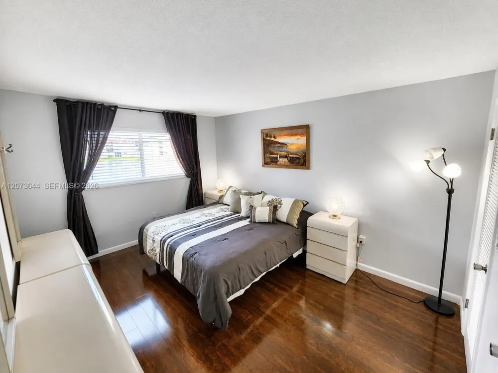 2801 Pine Island Rd #208 Sunrise, FL 33322