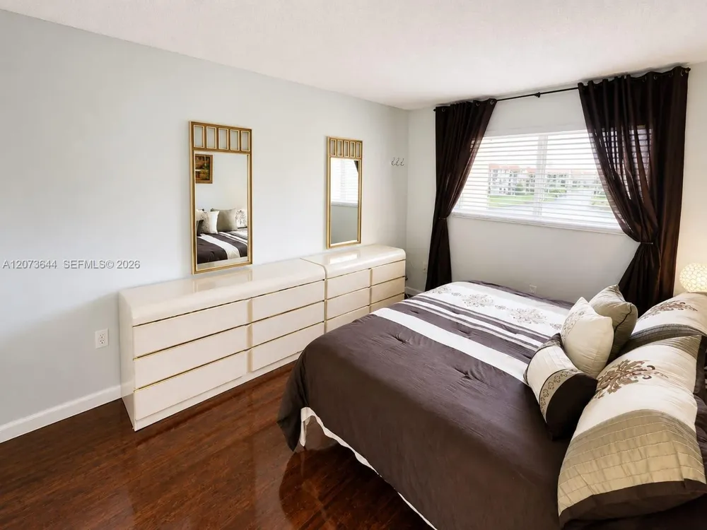 2801 Pine Island Rd #208 Sunrise, FL 33322