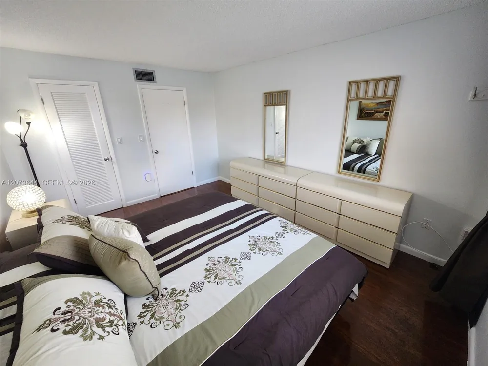 2801 Pine Island Rd #208 Sunrise, FL 33322