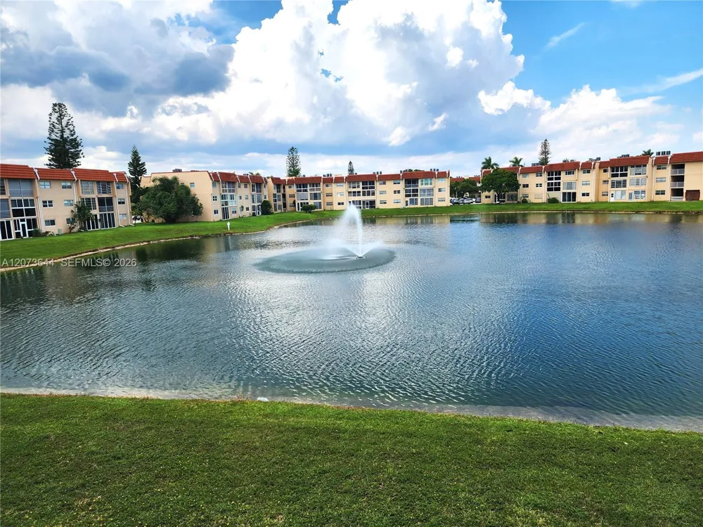 2801 Pine Island Rd #208 Sunrise, FL 33322