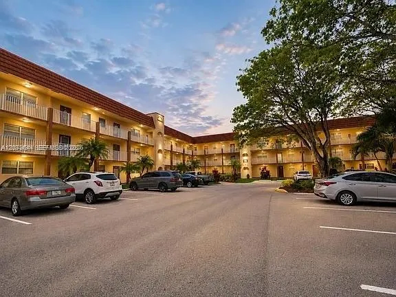 2801 Pine Island Rd #208 Sunrise, FL 33322