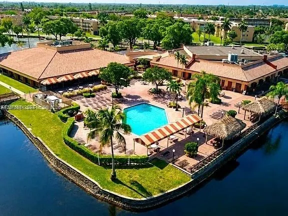 2801 Pine Island Rd #208 Sunrise, FL 33322