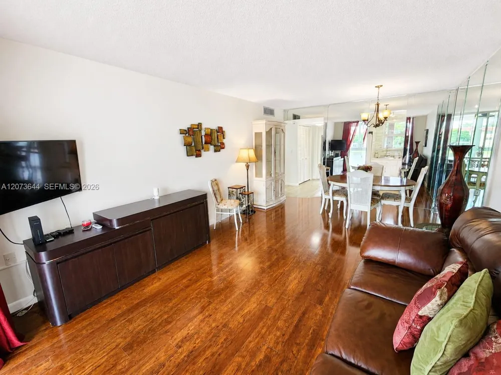 2801 Pine Island Rd #208 Sunrise, FL 33322