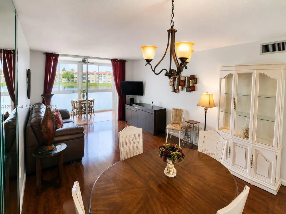 2801 Pine Island Rd #208 Sunrise, FL 33322