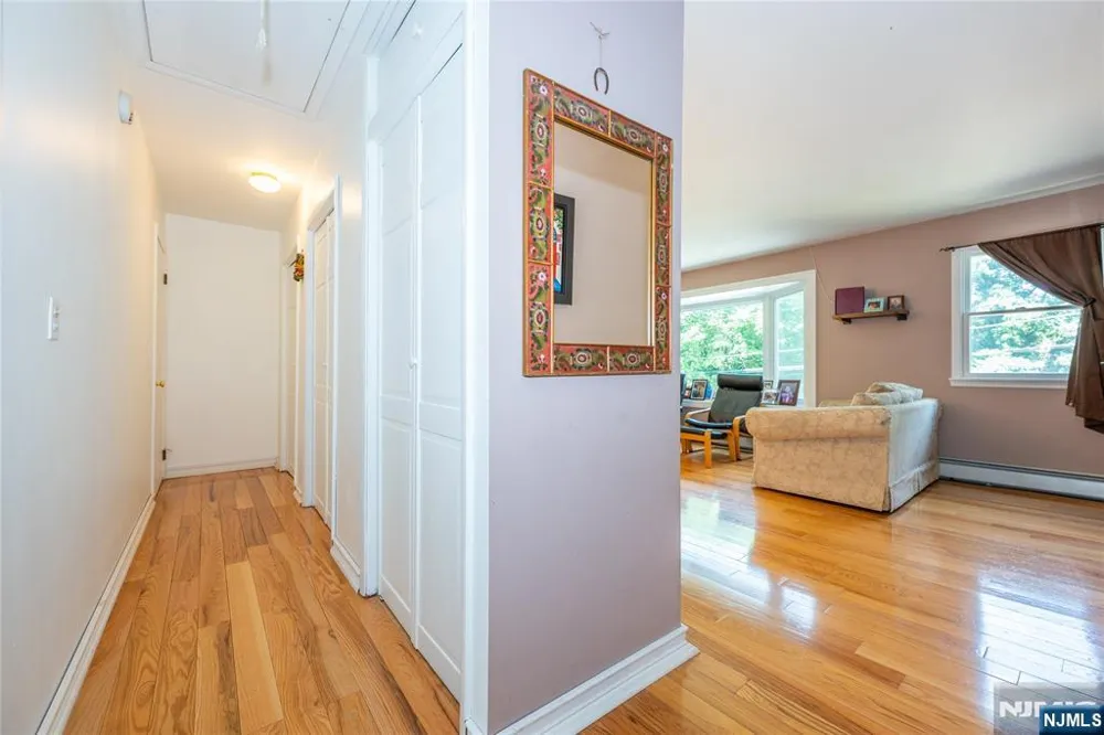 335 Elmira Trail Hopatcong, NJ 07843