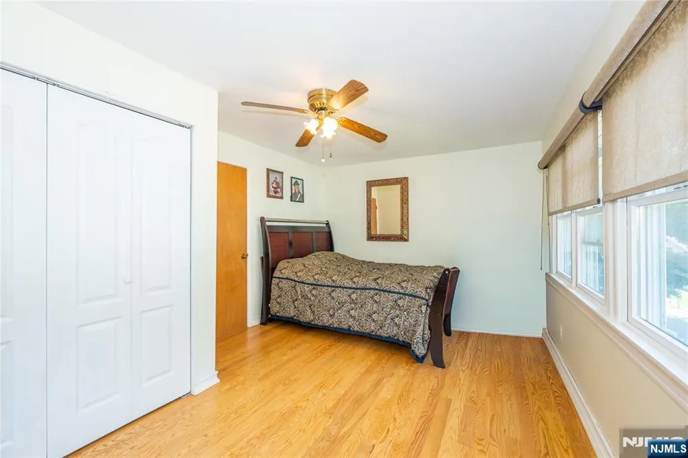 335 Elmira Trail Hopatcong, NJ 07843