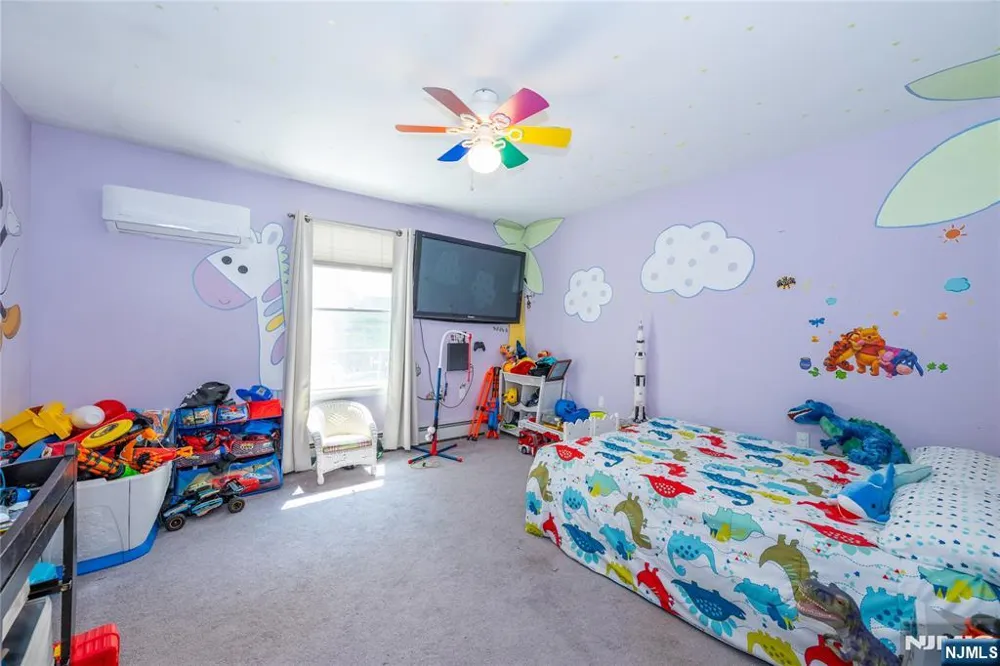 335 Elmira Trail Hopatcong, NJ 07843