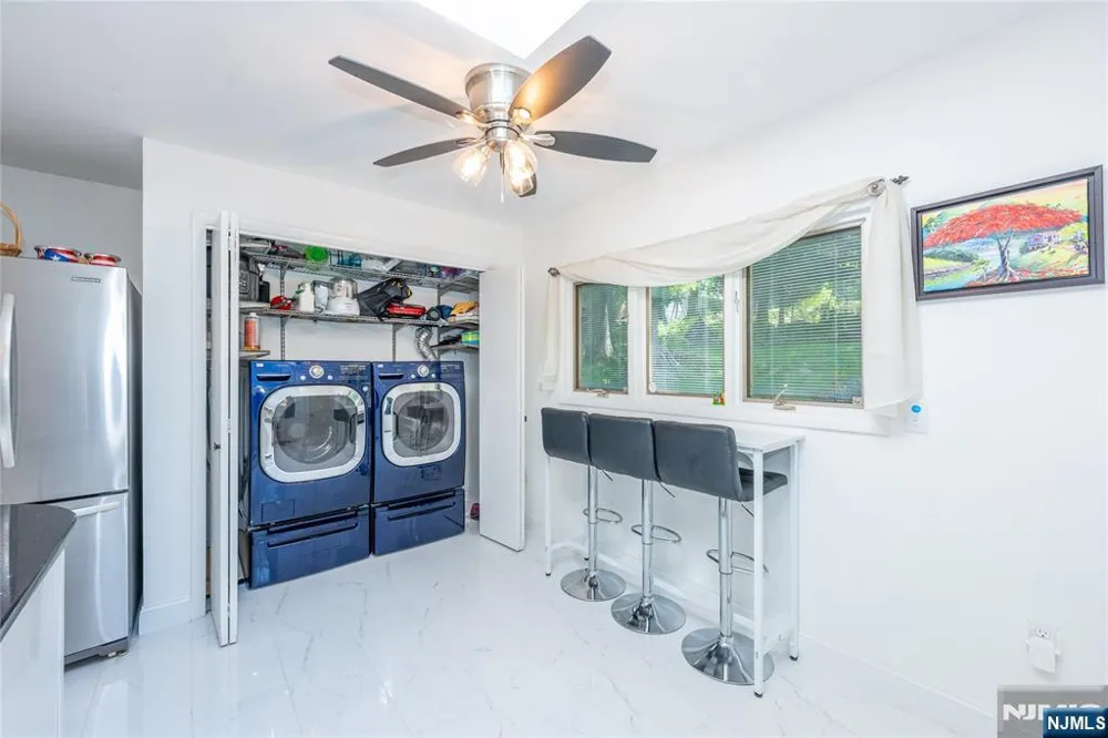 335 Elmira Trail Hopatcong, NJ 07843