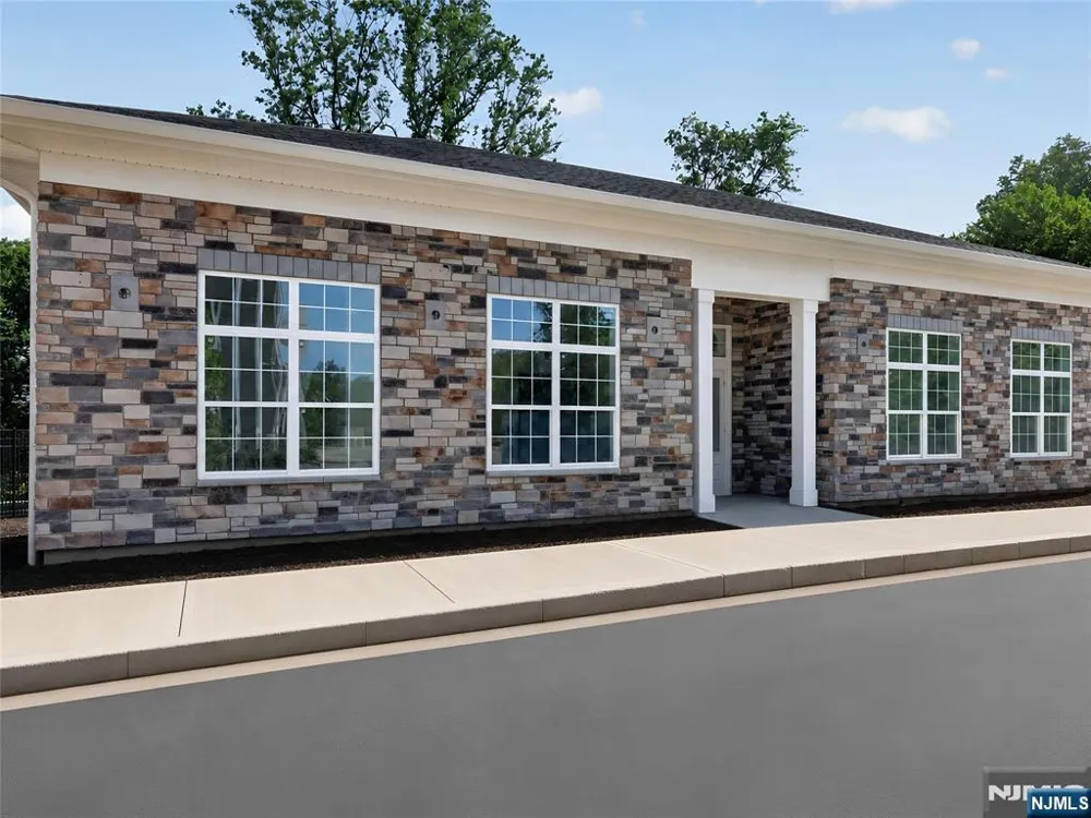 3 Pimlico Place Oakland, NJ 07436