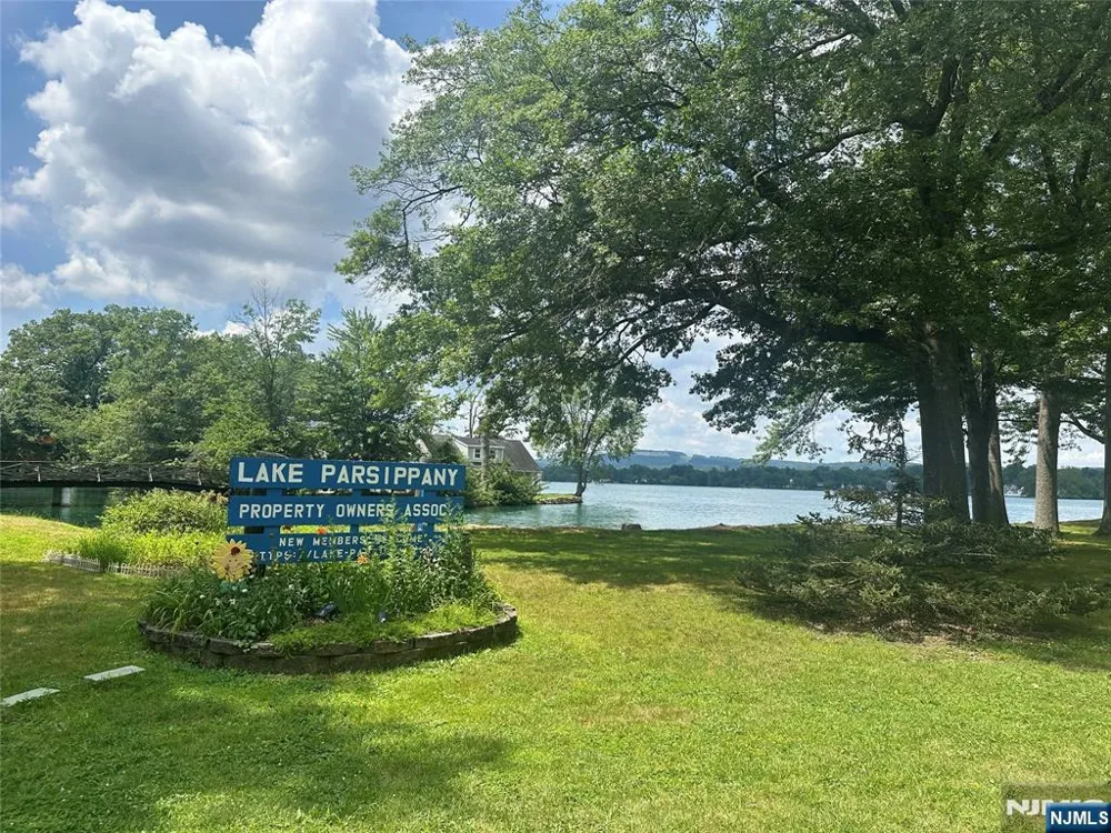 3 Pimlico Place Oakland, NJ 07436