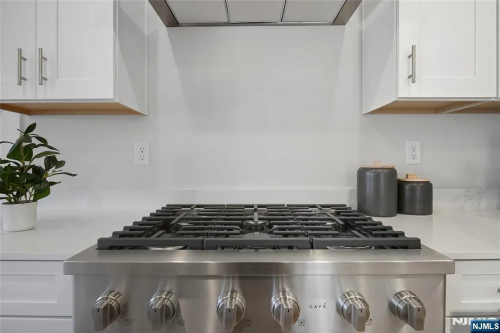 3 Pimlico Place Oakland, NJ 07436