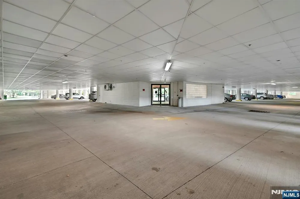 189 Forest 213 Paramus, NJ 07652