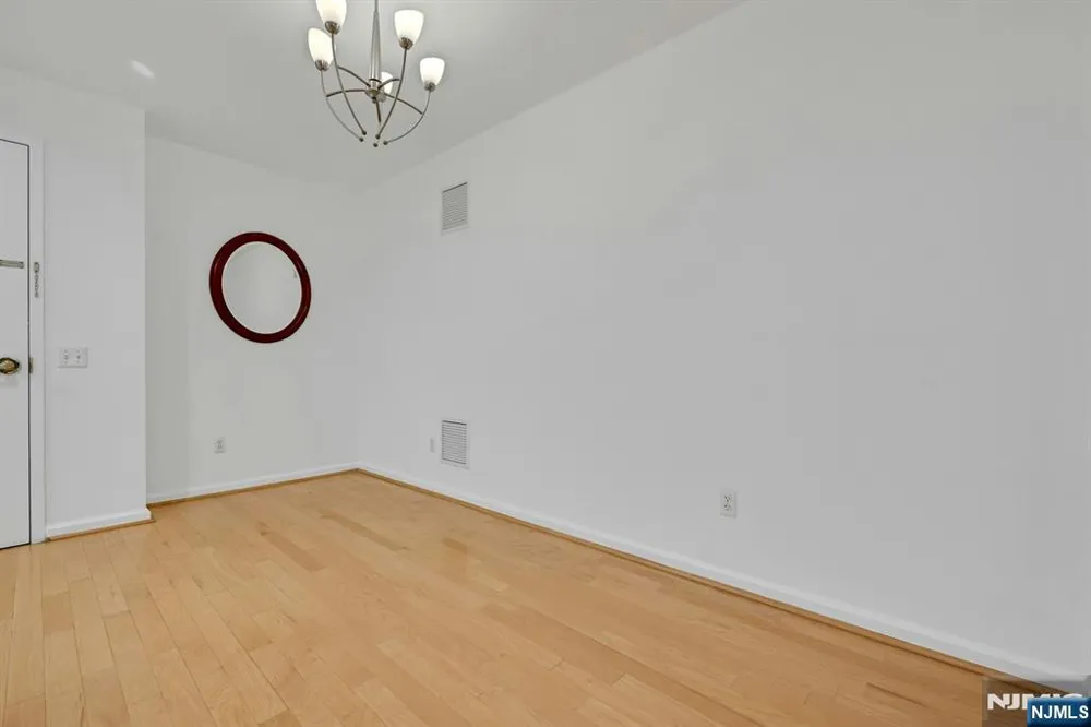 189 Forest 213 Paramus, NJ 07652
