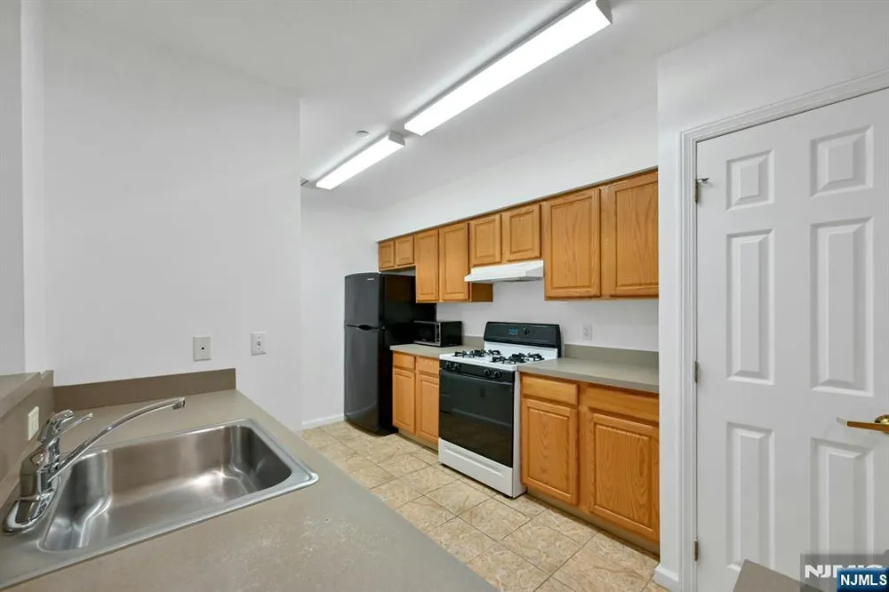 189 Forest 213 Paramus, NJ 07652