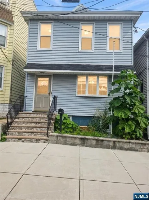 516 Forest Street 2
