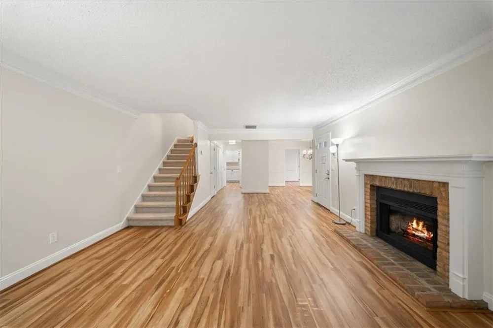110 Great Oaks Lane Roswell, GA 30075