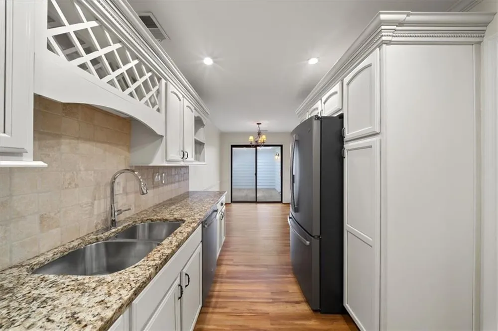 110 Great Oaks Lane Roswell, GA 30075
