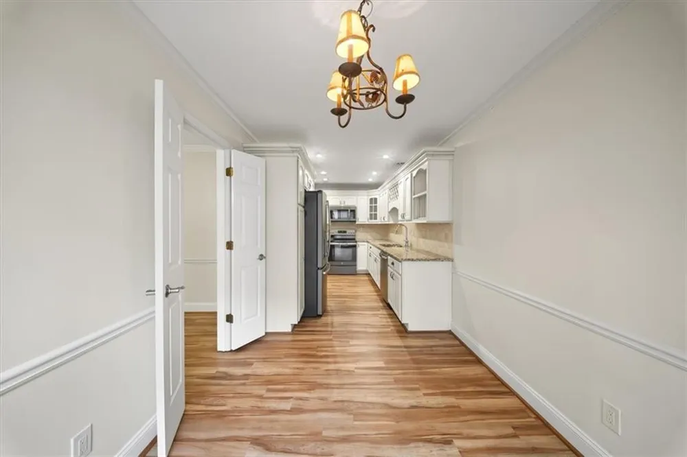 110 Great Oaks Lane Roswell, GA 30075