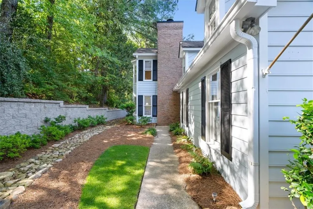 110 Great Oaks Lane Roswell, GA 30075