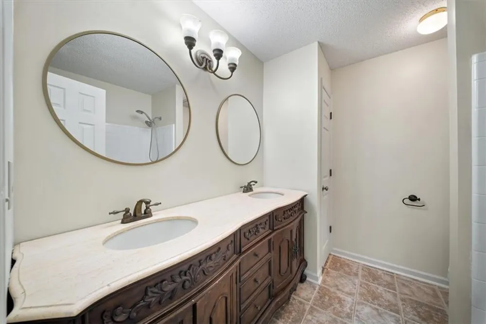110 Great Oaks Lane Roswell, GA 30075