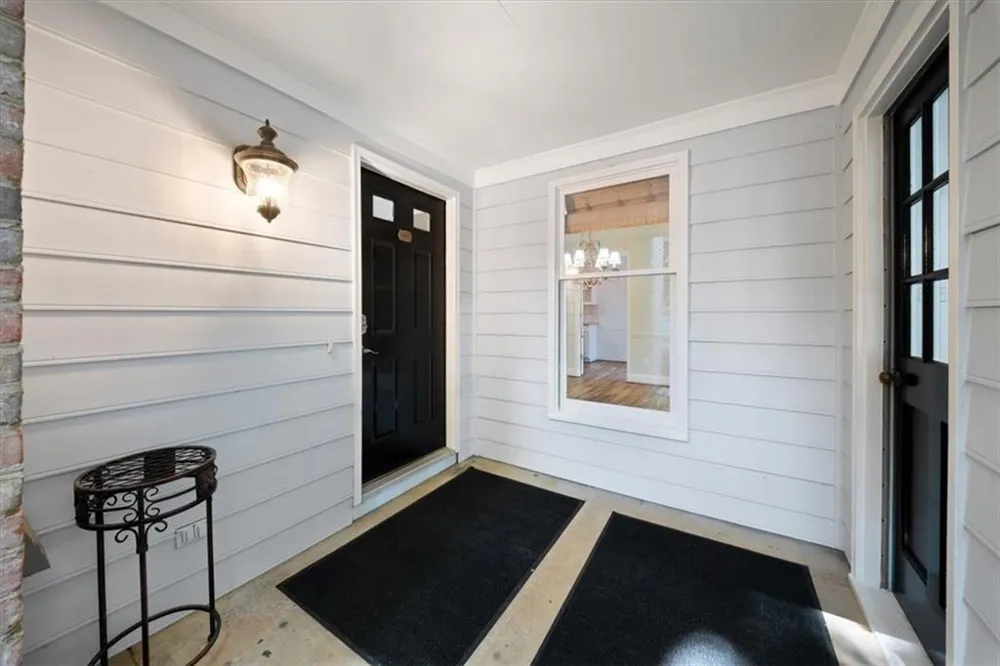 110 Great Oaks Lane Roswell, GA 30075