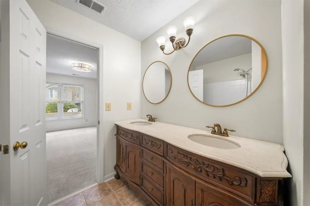 110 Great Oaks Lane Roswell, GA 30075