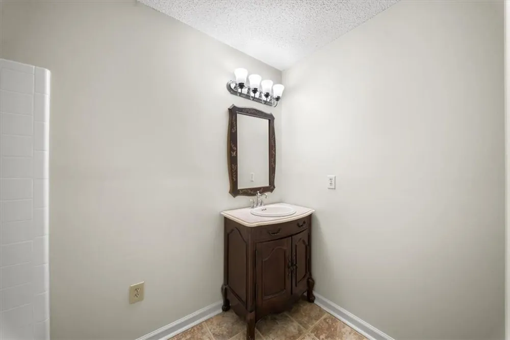 110 Great Oaks Lane Roswell, GA 30075