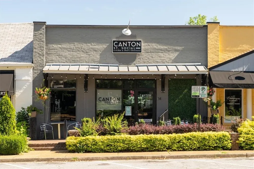 110 Great Oaks Lane Roswell, GA 30075