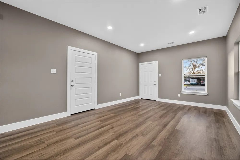 512 SW 15th Street Mineral Wells, TX 76067