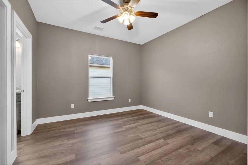 512 SW 15th Street Mineral Wells, TX 76067