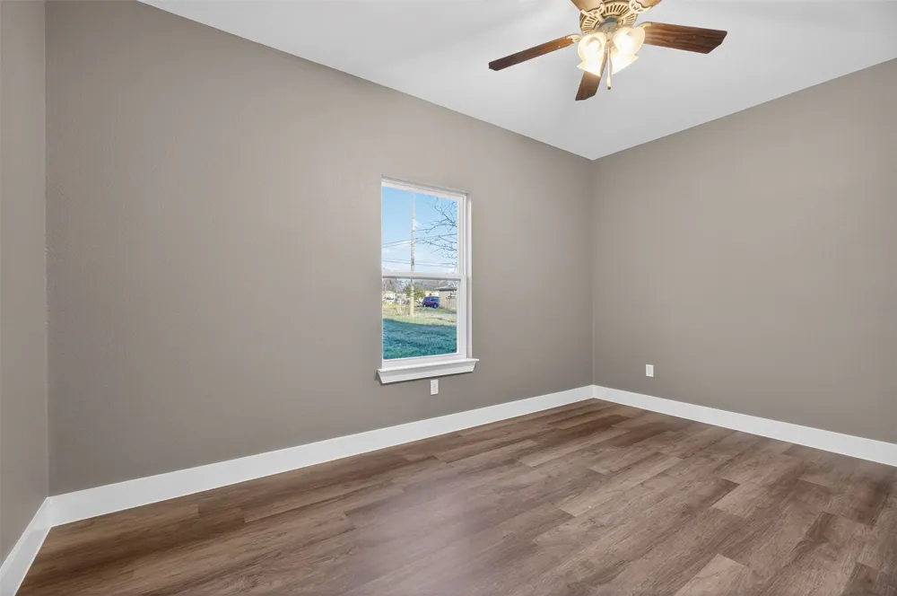 512 SW 15th Street Mineral Wells, TX 76067