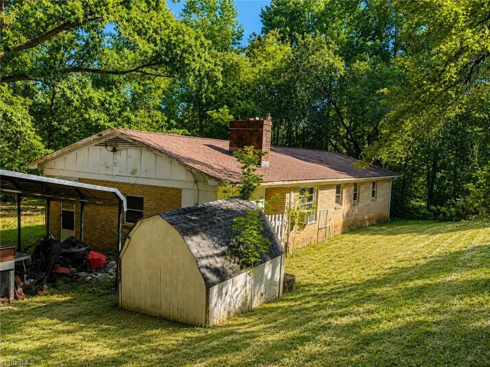 2725 Nc Highway 109 Troy, NC 27371