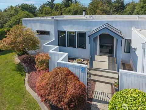 3330 Narrows Drive
