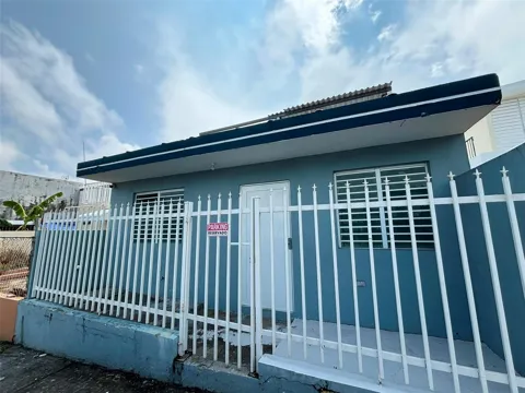 calle 2 A-6 URB ROYAL TOWN