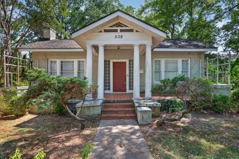 539 Robinson Place
