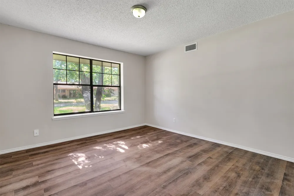209 Mistletoe Lane Keene, TX 76059