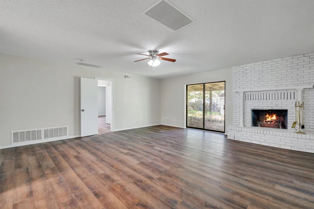 209 Mistletoe Lane Keene, TX 76059