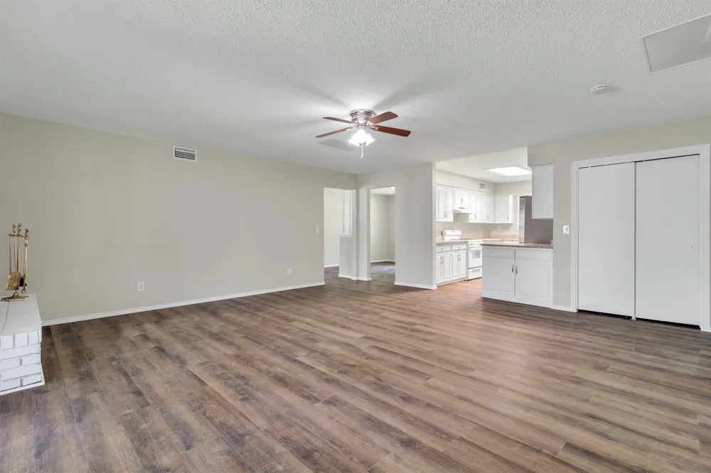 209 Mistletoe Lane Keene, TX 76059