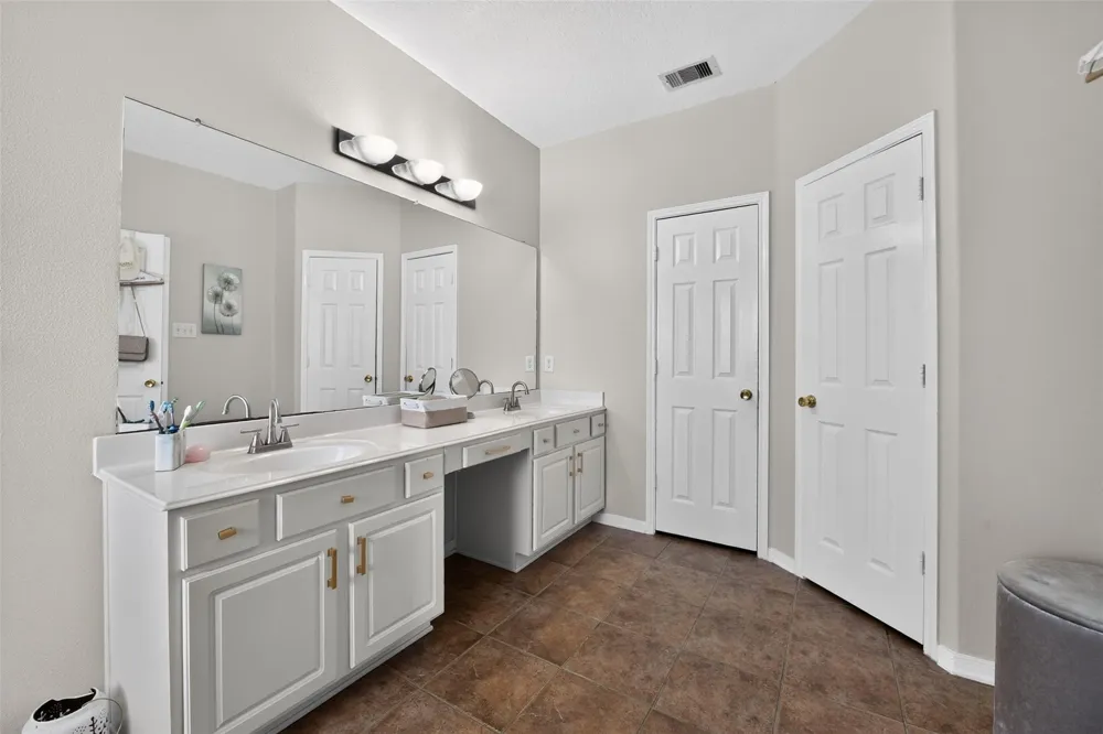 8423 Chicory Drive Baytown, TX 77521
