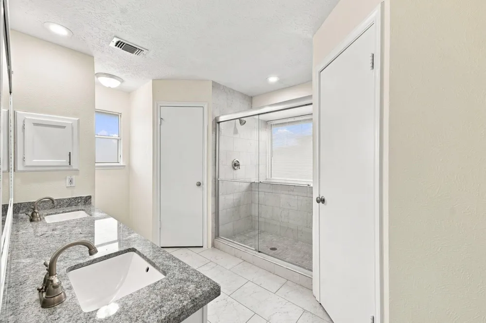 4119 Bentley Drive Pearland, TX 77584