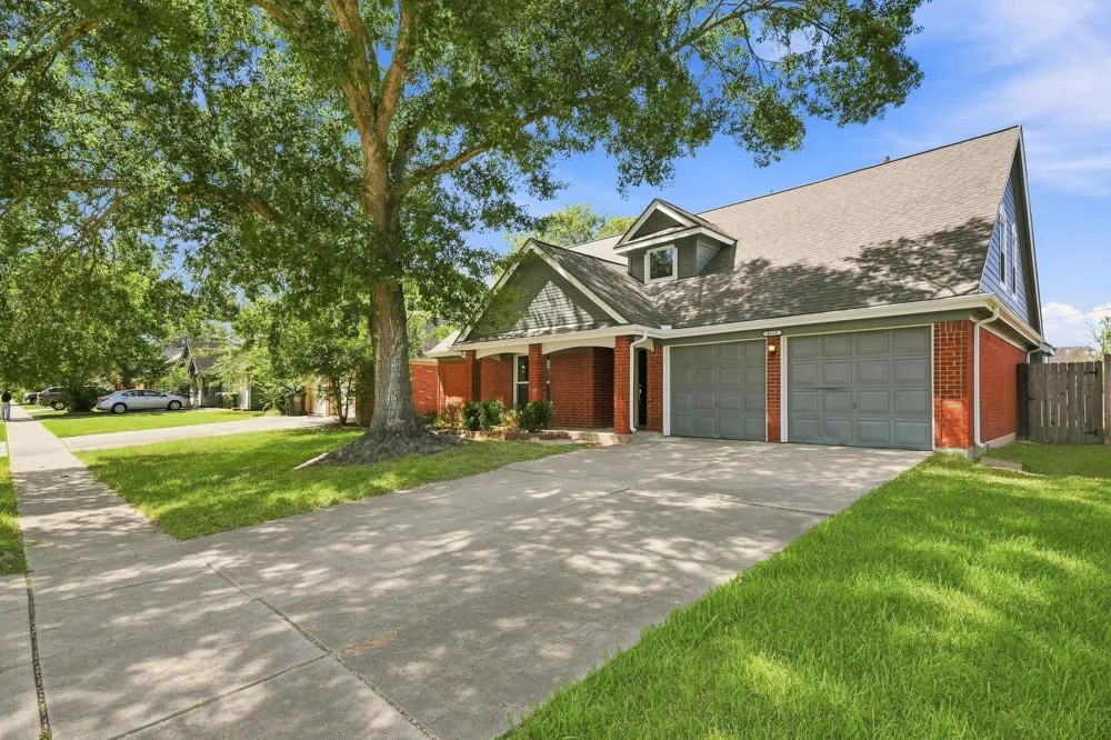 4119 Bentley Drive Pearland, TX 77584