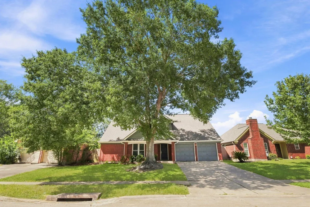 4119 Bentley Drive Pearland, TX 77584